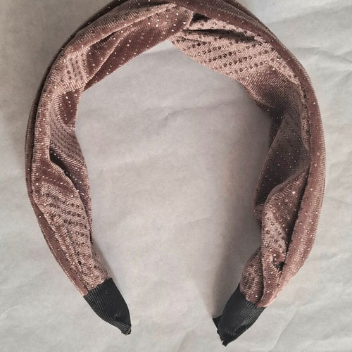 Elegant set of 2 velvet hairbands in nude and dusty rose