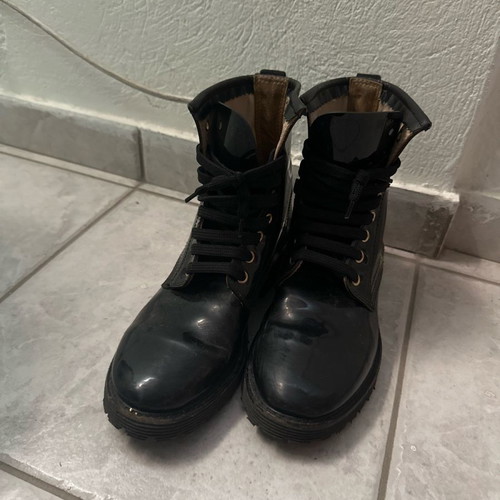 Feng shoe patent leather boots used, size 37, black