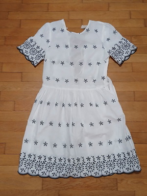 H&M Divided white dress with lace and black embroidery size Small like new