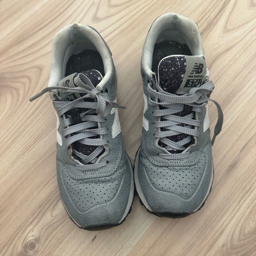 New Balance 574 athletic shoes used, grey, size 38 with wear