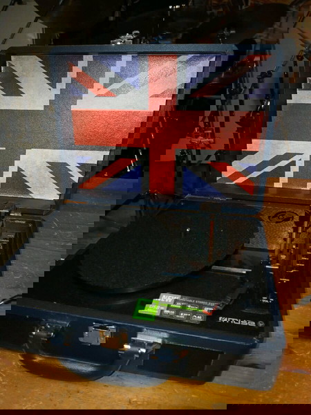 Muse turntable MT-102UK