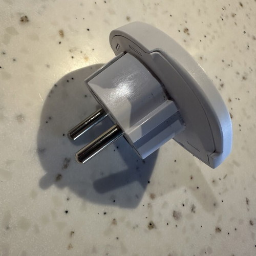 Skross Universal Travel Plug Adapter for Schuko 16A 100-250V