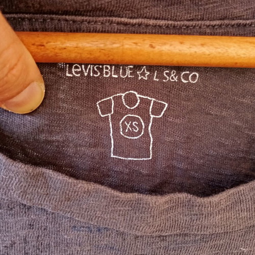 Levi's dress like new, airy fabric, fits medium