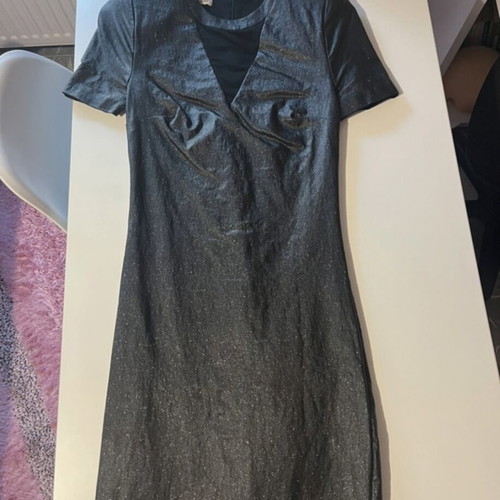 Lynne dress short fitted shiny silver size M like new