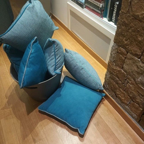 Decorative pillows like new, 40×40 and 30×40, 1 piece