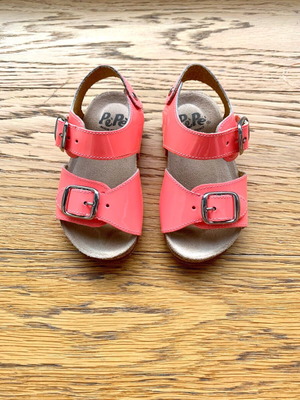 PèPè leather baby anatomical sandals size 21 pink patent like new