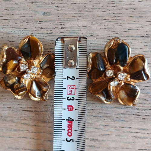 Vintage clips earrings used with semiprecious stones tiger eye and rhinestones