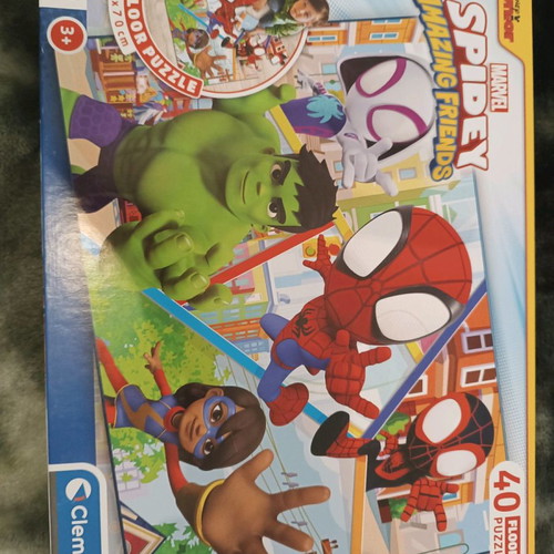 Spidey Clementoni big floor puzzle 40 pieces used
