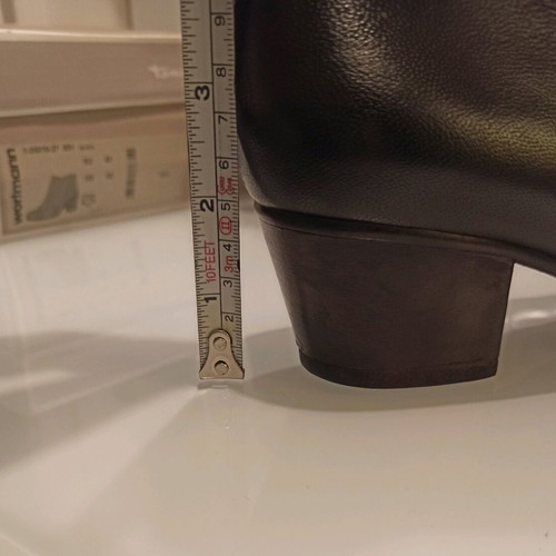 Tamaris ankle boots No 41 like new, black leather