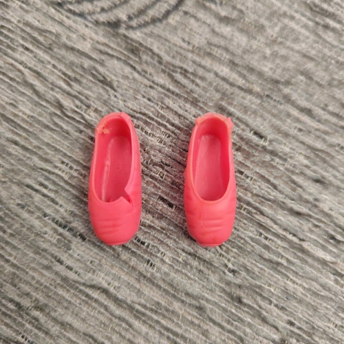 Bibibo pink shoes used with slight tear