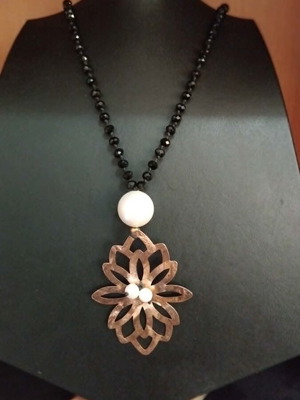 Handmade necklace 57 cm with pearl like new