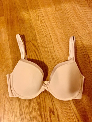 Hunkemöller bra size 70D new, beige with underwire and satin finish