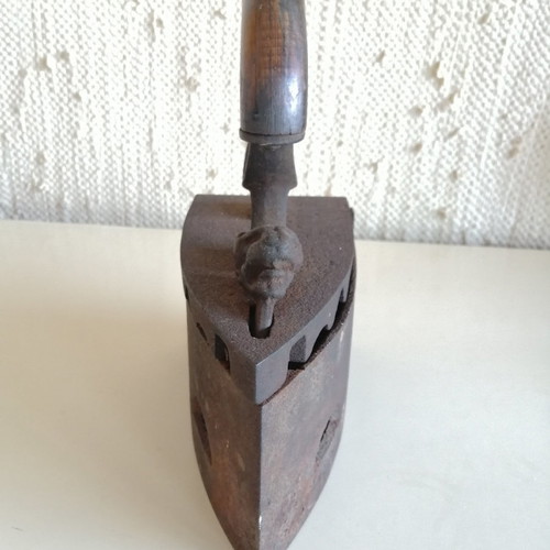 Charcoal irons used, set of 2 pieces, circa 1930