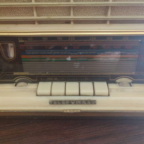Telefunken D665 WK Trop radio used, 1950s tube model