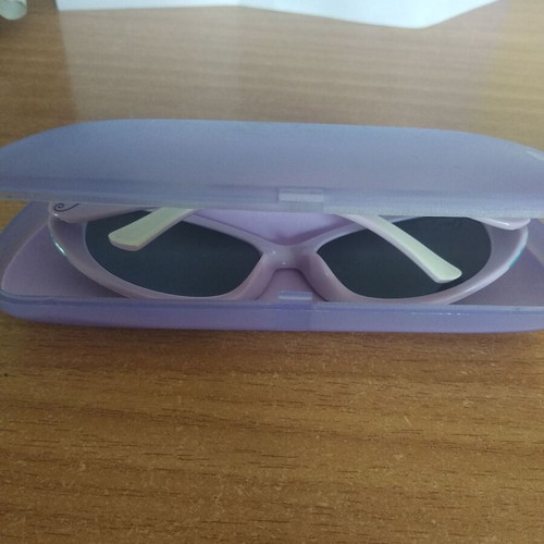 Elsa & Anna children's sunglasses used with case
