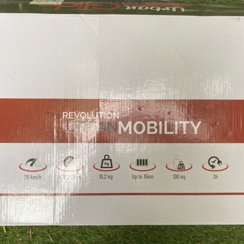 Urban Glide scooter like new, black, max speed 25km