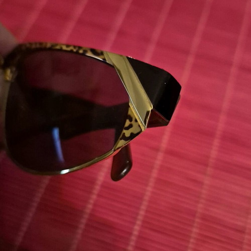 Fendi Fs75 sunglasses like new, vintage gold and leopard design