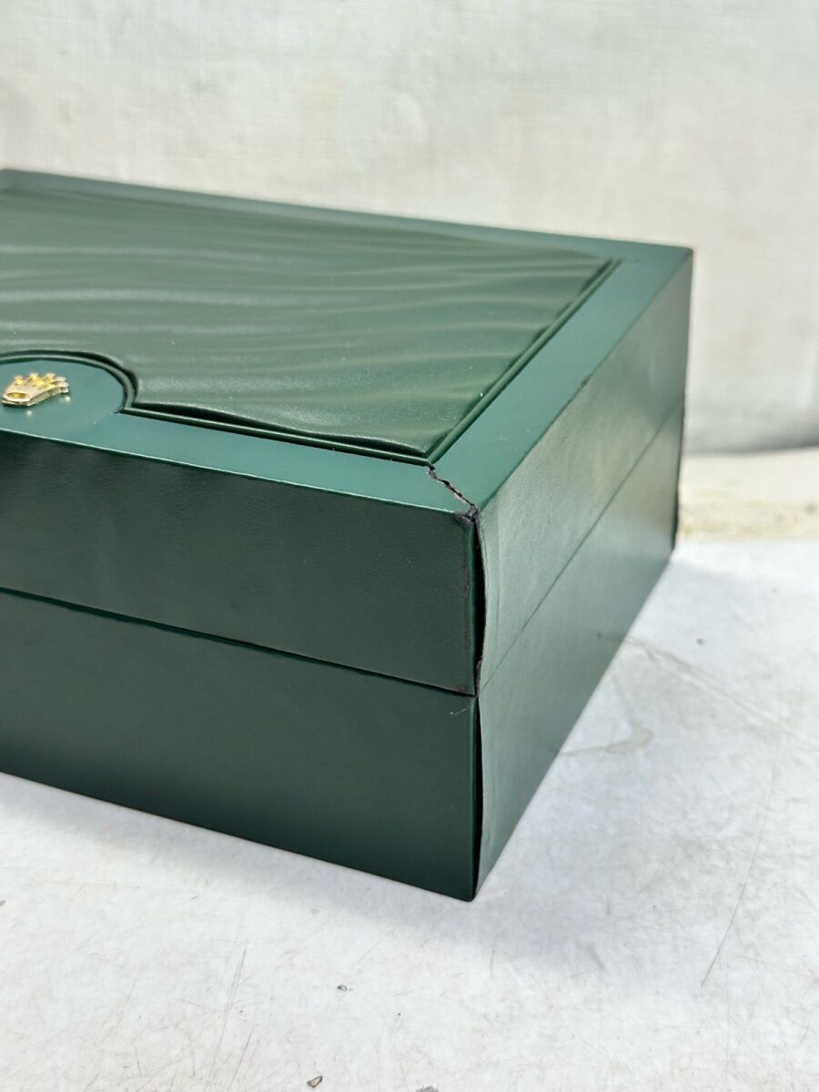 Authentic Rolex Green Watch Box Model… - € 100,00 - Vendora.cy Authentic Rolex Green Watch Box Model… - € 100,00 - Vendora.cy