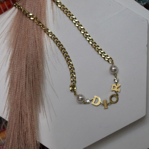 D pendant stainless steel with pearls new, gold color