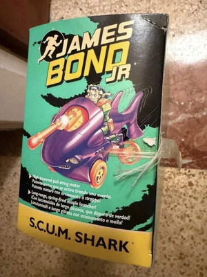 Vintage 1991 Hasbro James Bond Jr. SCUM Shark Vehicle new