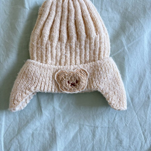 Unisex baby hat like new, beige with teddy bear