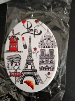 Paris pocket souvenir mirror