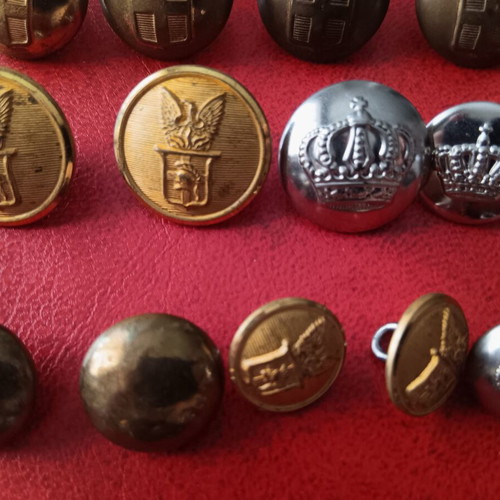 Lot of 19 used collectible military buttons of various sizes