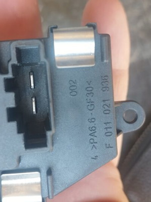 VW Passat B6 3C Heater Fan Resistor F011021936 new