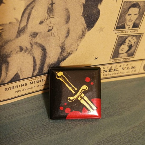 Square pin with design like new