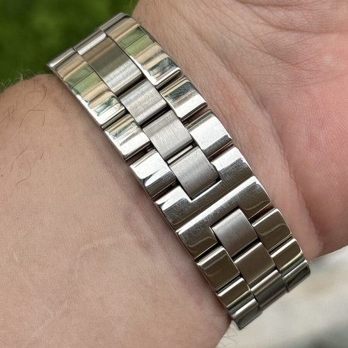 Vogue Chronograph watch like new, stainless steel, quartz