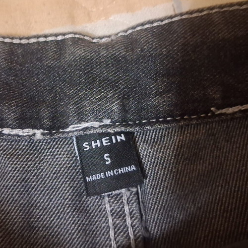 Men's Black Distressed Denim Shorts Size Small like new
