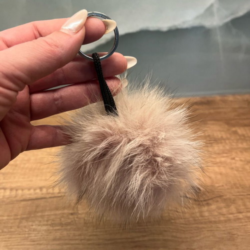 Pom Pom Keychain like new, pink