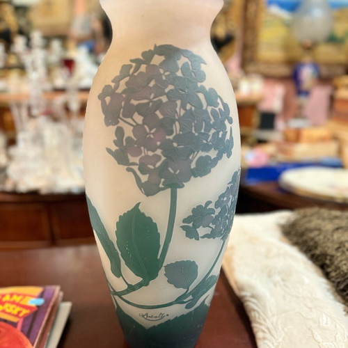 Arsall Cameo Art Vase like new, height 0.40m