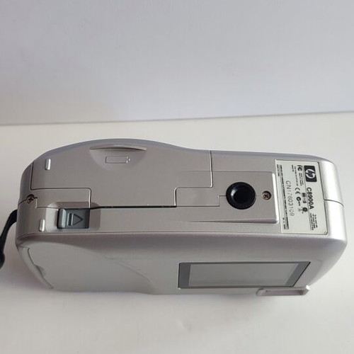 HP Photosmart 318 Vintage Digital Camera used, 2.3MP Retro Y2K