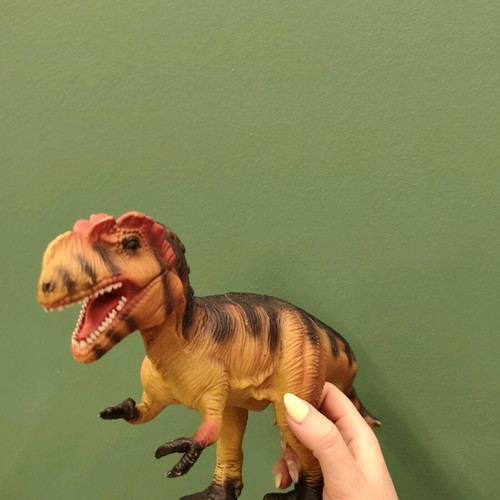 Dinosaur like new, size 42 cm