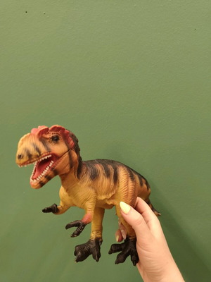 Dinosaur like new, size 42 cm