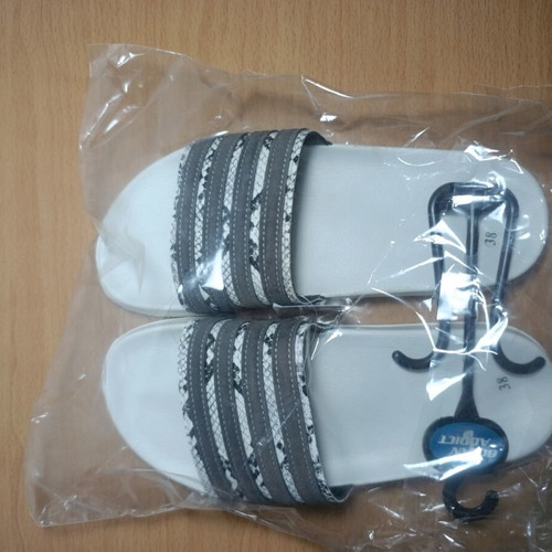Ocean Addict women's slippers snake print