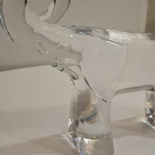 Kosta Boda glass elephant figurine paperweight like new