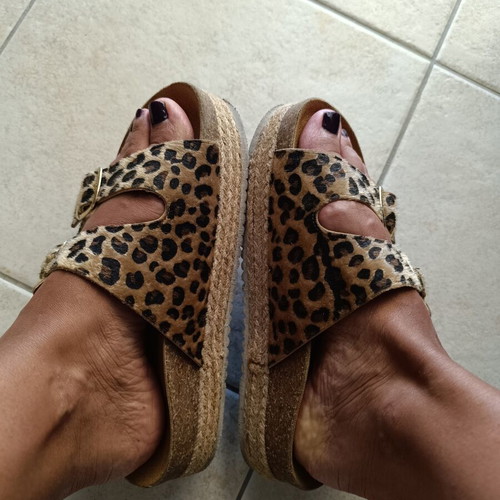 JK London leopard print pony slippers size 39 like new, brown