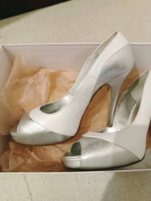 VKCONIS Handmade Bridal Shoes Size 37 Like New, White and Silver