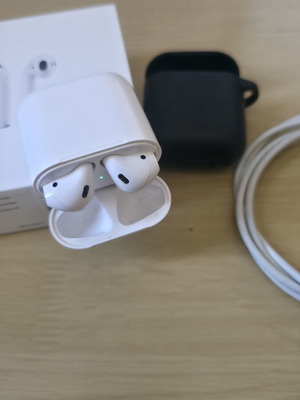 Apple AirPods Gen 1 with box, charging cable and case