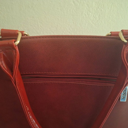 Doca women's shoulder bag like new, large red