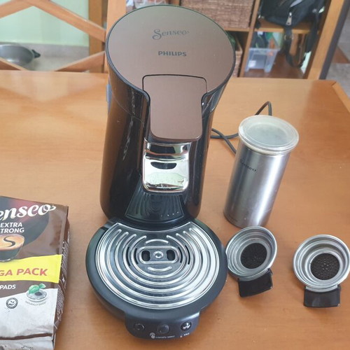 Philips Senseo Original Plus coffee maker like new, 1450W, black/brown