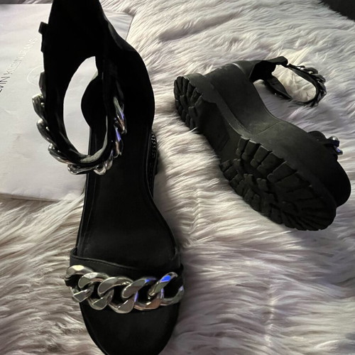 Kendall + Kylie Cass platform sandals used, black with chains