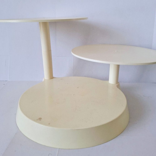 Cake stand for three-tier cake used, plastic