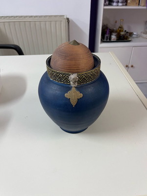 Blue vase like new