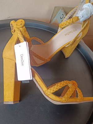 Jenny Fairy Suede Heeled Sandals New Size 40