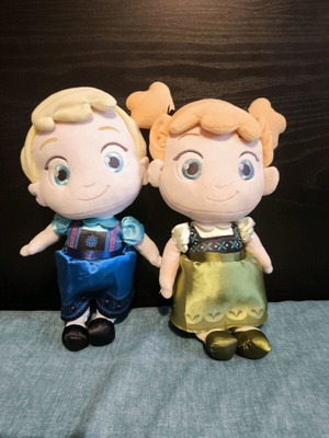 Elsa & Anna Frozen Disney Princess dolls set like new