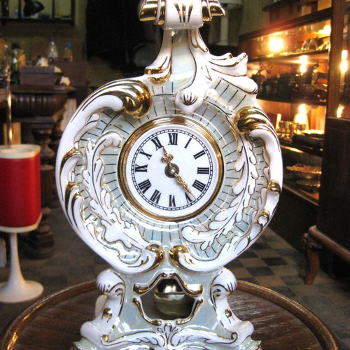 Porcelain table clock used with battery mechanism and pendulum