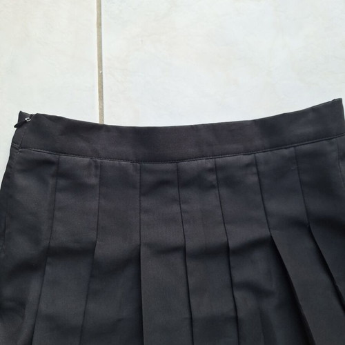 Shein mini pleated skirt like new, black, size L